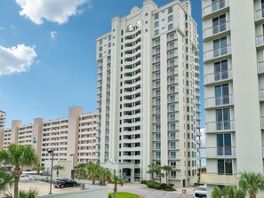 Welcome to Beach Colony Resort (Navarre Beach) - Spacious Gulf Front Condo - Stunning Views + On-Site Amenities! (Navarre Beach)