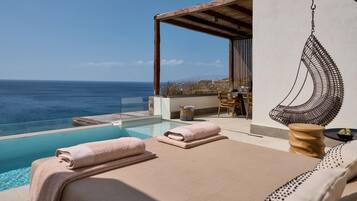 Panoramic Suite Chill Out Pool | Private pool