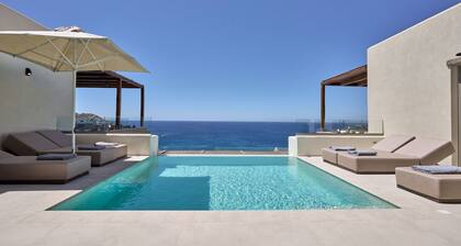 Ios Grand Pool Suites