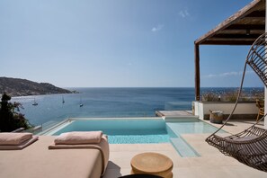 Panoramic Suite Chill Out Pool | Private pool - Ios Grand Pool Suites (Ios)