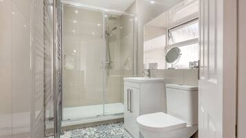 Cottage | Kamar mandi | Shower