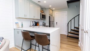 Coffee/tea maker, fridge, microwave, oven - 127th Bayside-pool-short walk 2 beach-By Park! (Ocean City)
