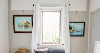 Boutique Guest Stay in Downtown Clarksville