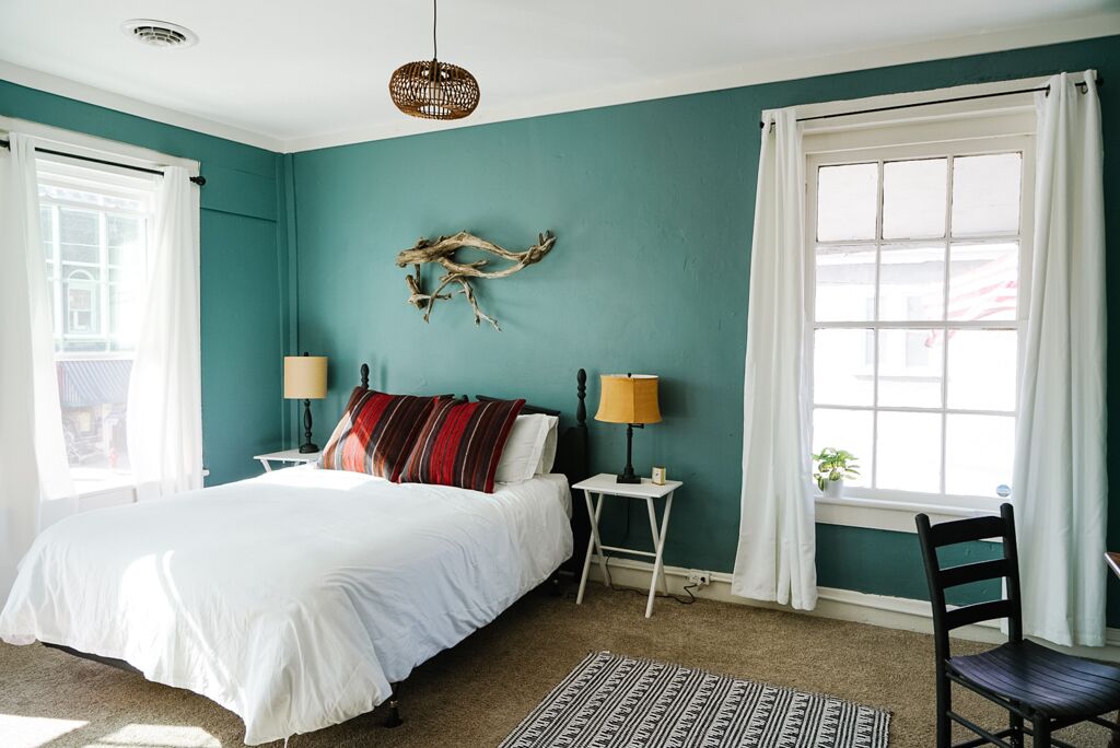 3 bedrooms, desk, iron/ironing board, WiFi