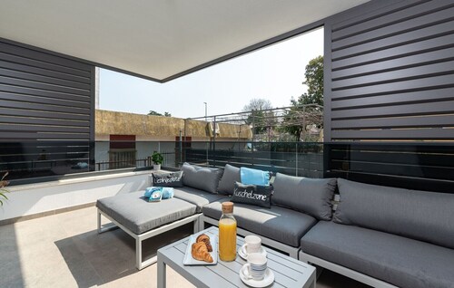 Apartment 300m from the sea