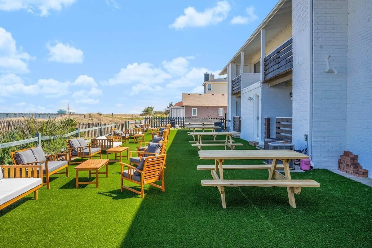 *Beachside Property* Cavalier Suite @ Wind & Sea