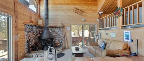 House, 3 Bedrooms | Living room | Smart TV, streaming services