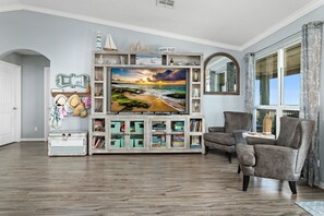 House, 4 Bedrooms | Interior