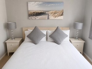 2 habitaciones, tabla de planchar con plancha y wifi gratis 