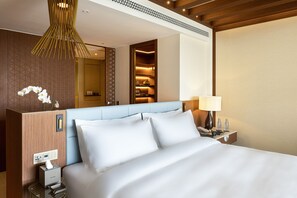 Premium bedding, minibar, in-room safe, desk - Jumeirah Gulf of Bahrain (Zallaq)