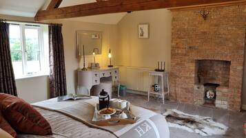 Cottage | 1 bedroom, iron/ironing board, free WiFi, bed sheets