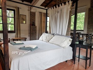 5 dormitorios, tabla de planchar con plancha, wifi gratis y ropa de cama