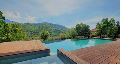 Stunning views, Character Villa & Annexe, private infinity pool, walk restaurant