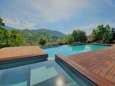 Stunning views, Character Villa & Annexe, private infinity pool, walk restaurant
