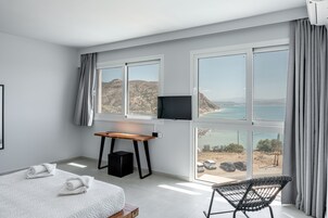 Superior Room with Sea View | Wifi y ropa de cama
