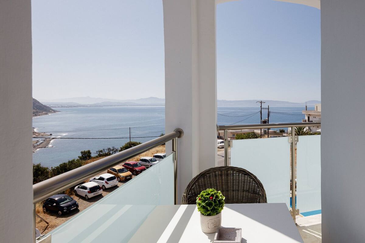 Standard Room with Sea View | 海灘/海景