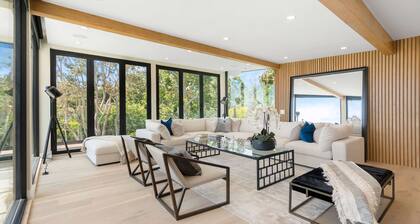 Sea Vista - Central Malibu Villa w/ Pool, Spa, & Ocean Views