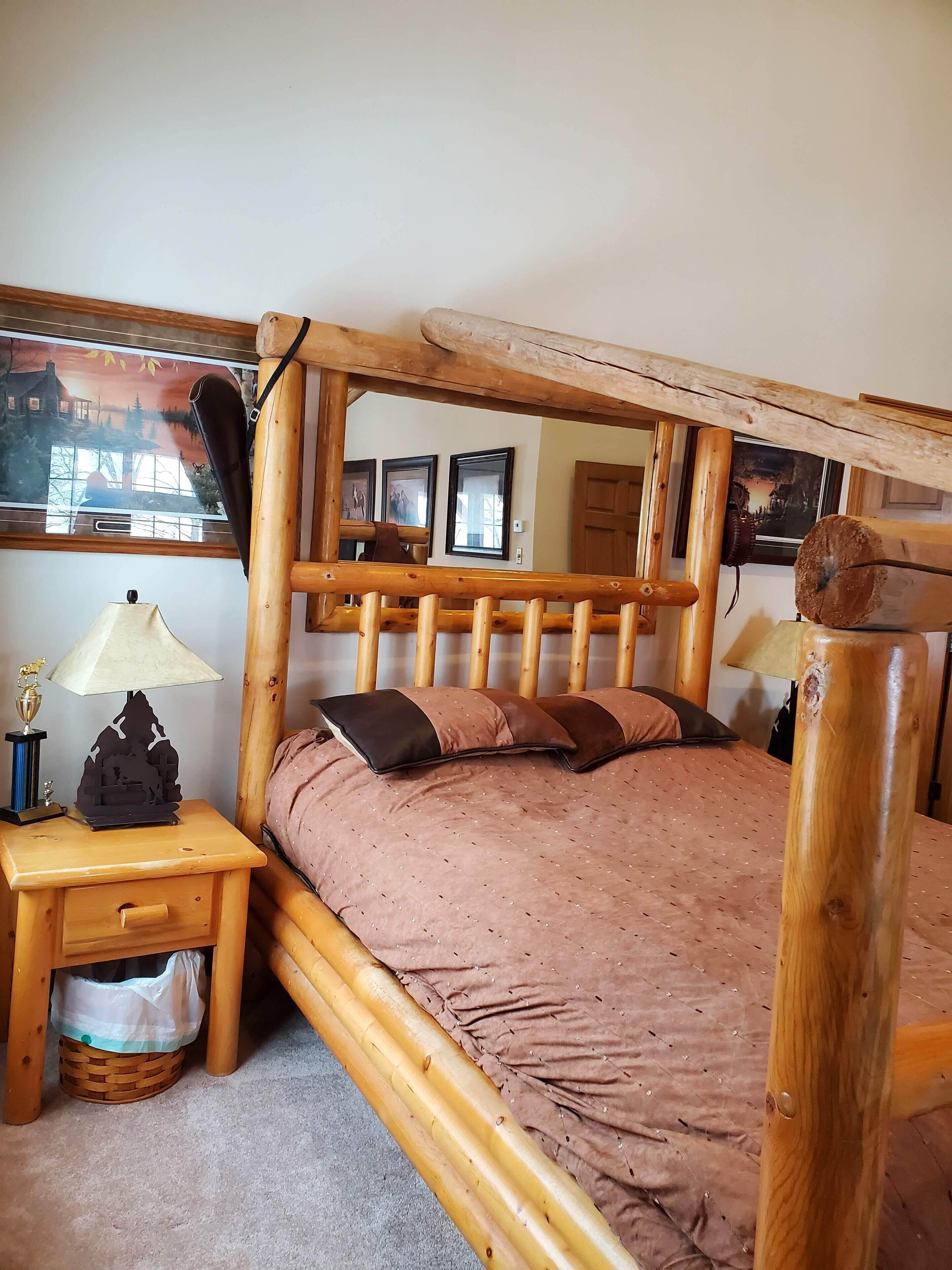 Hydro-Massage Tub! Wrangler Outlaw Suite! Horses!