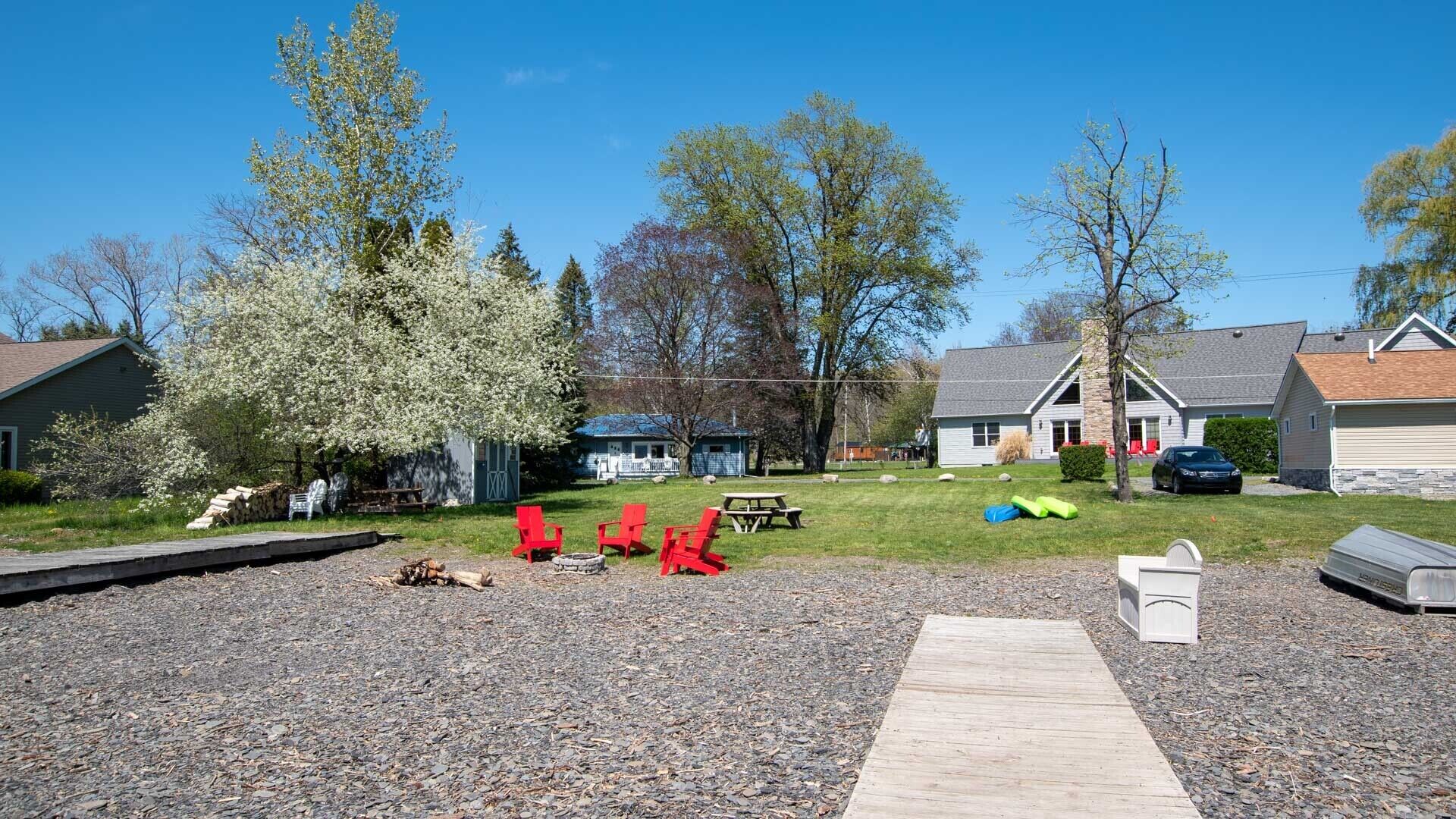 Grande Dame - She is big and beautiful! Perfect for your next lakeside group getaway!