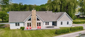 Grande Dame - She is big and beautiful! Perfect for your next lakeside group getaway!