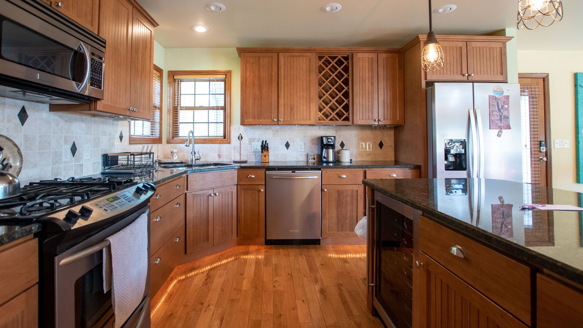 Grande Dame - She is big and beautiful! Perfect for your next lakeside group getaway!