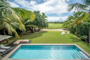 Outdoor pool, a heated pool - Spectacular villa in Punta Cana (Punta Cana)