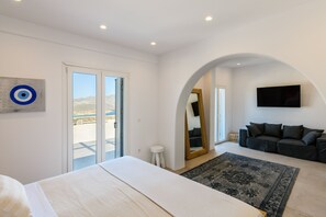 8 bedrooms, iron/ironing board, free WiFi, bed sheets