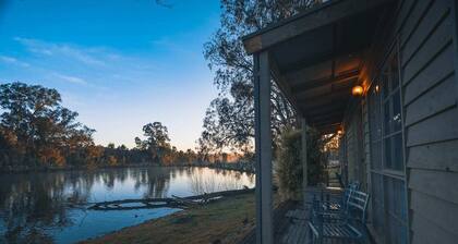 Acheron Valley Country Retreat Lakefront Rooms (LR)