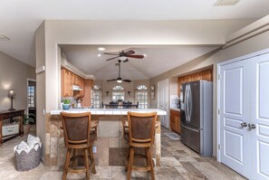 Interior - Tropical Heated Pool & Sunset Views Oasis (Lake Havasu City)