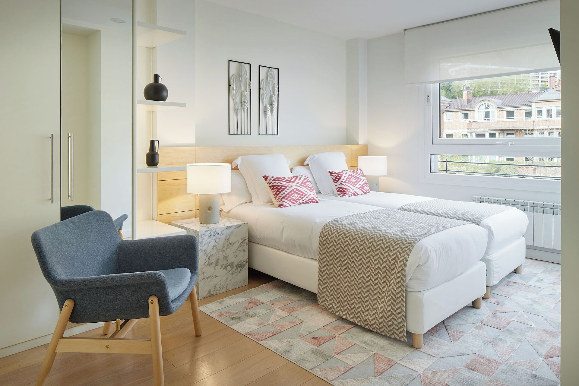 4 bedrooms, iron/ironing board, free WiFi, bed sheets