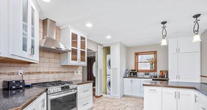 3 Bdrm Spacious Home w Game Room. Just minutes from WGI & Wine Trail.