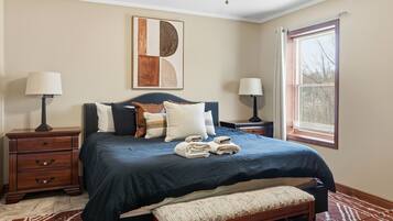 3 bedrooms, iron/ironing board, travel crib, free WiFi