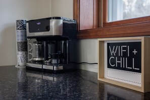 قهوة و/أو ماكينة صنع القهوة