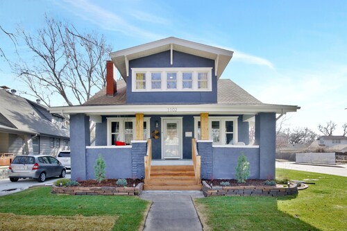 Bluebird Bungalow Spacious Home Ideal for Families and Large Groups