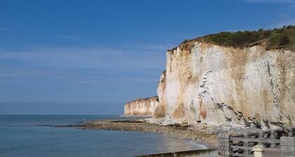 Stopover in sight. 150m from the beach