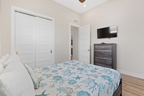 3 bedrooms, iron/ironing board, internet, bed sheets - ☀️Bay Front with Private Screened Pool - Blue Dolphin View☀️ (Fort Myers Beach)