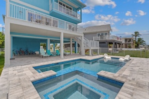 Pool - ☀️Bay Front with Private Screened Pool - Blue Dolphin View☀️ (Fort Myers Beach)