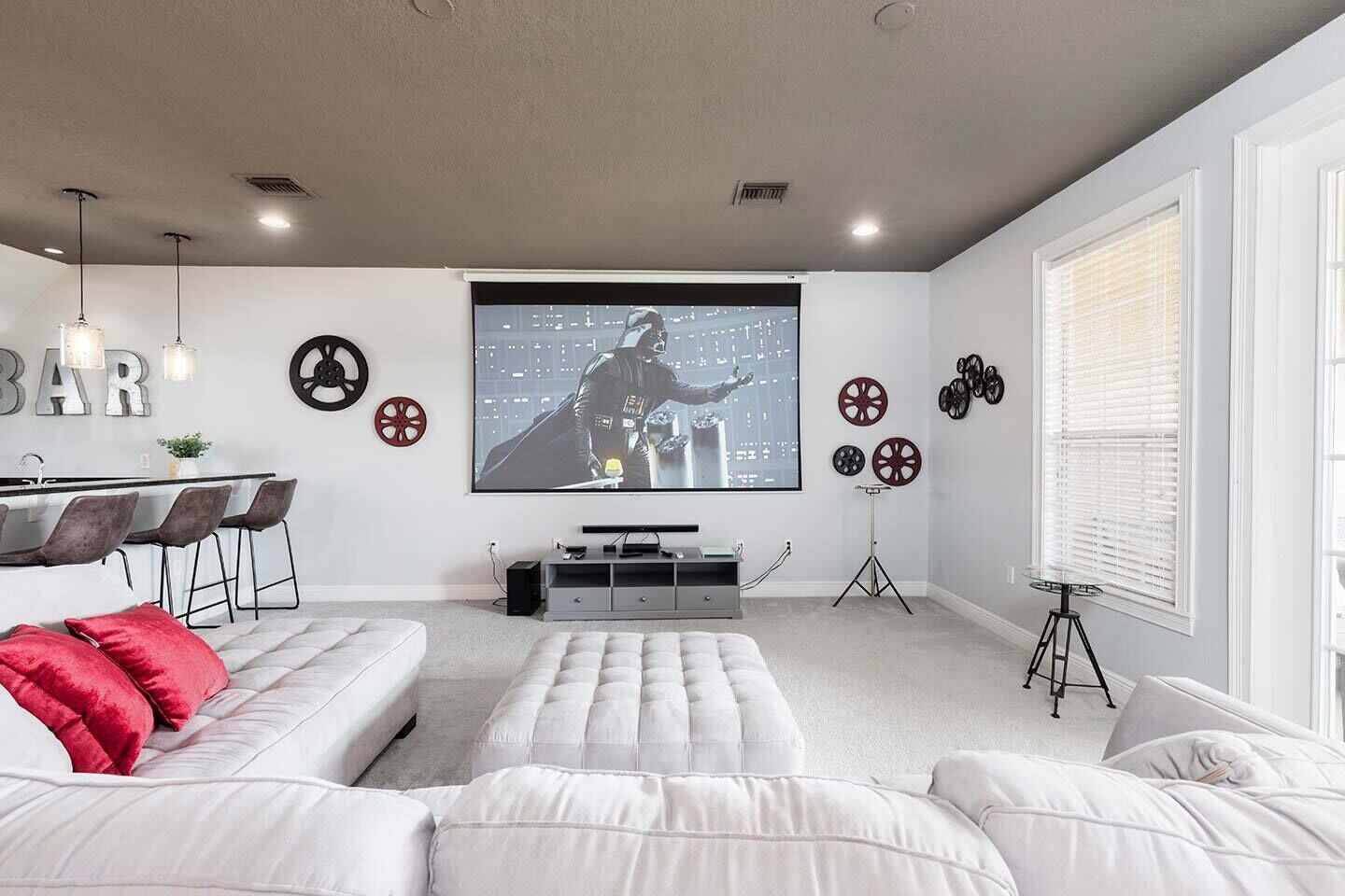 Bright Oasis with Themed Games Room at Reunion