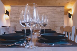 In-room dining - Premium Apartments Areit by we rent (Zell am See)