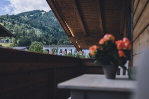 Signature Condo | Balcony