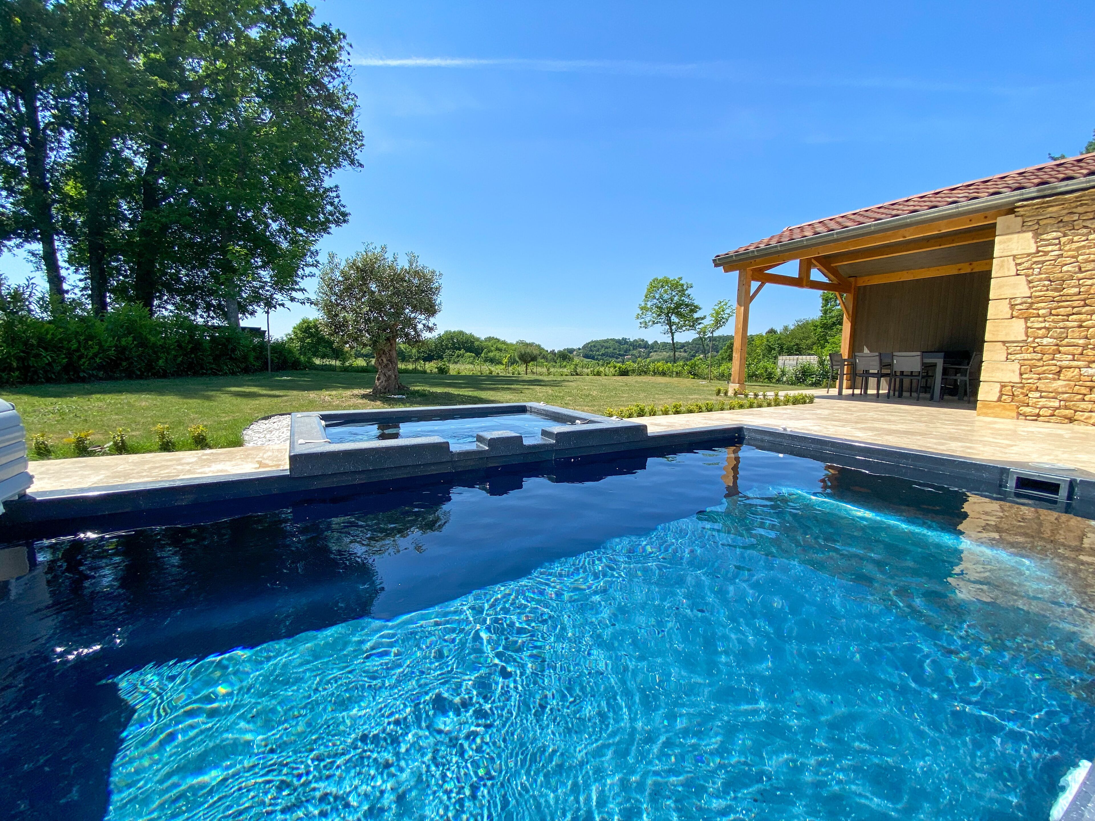 Piscine extérieure, piscine chauffée