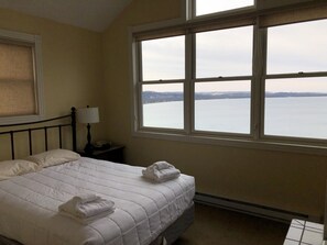 4 chambres, bureau, accès au Wi-Fi (inclus), literie fournie