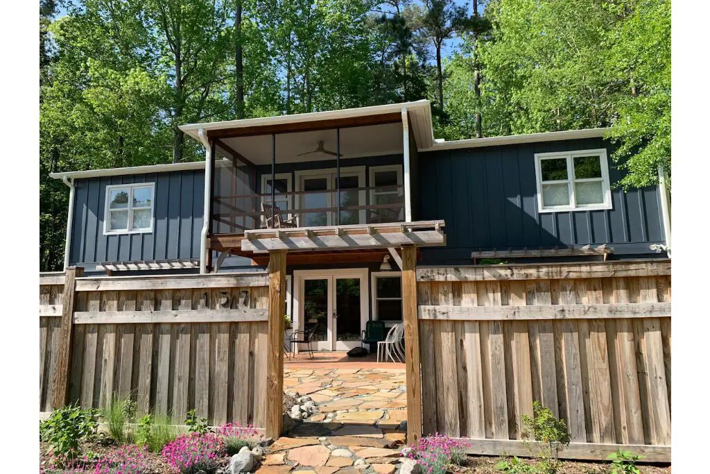 Heavener farm guesthouse (two story)