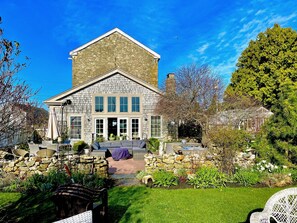 Exterior - Relax by the sea! Bed & Breakfast room near Horseneck State Beach  (Westport)