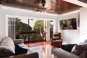 Smart TV y libros 