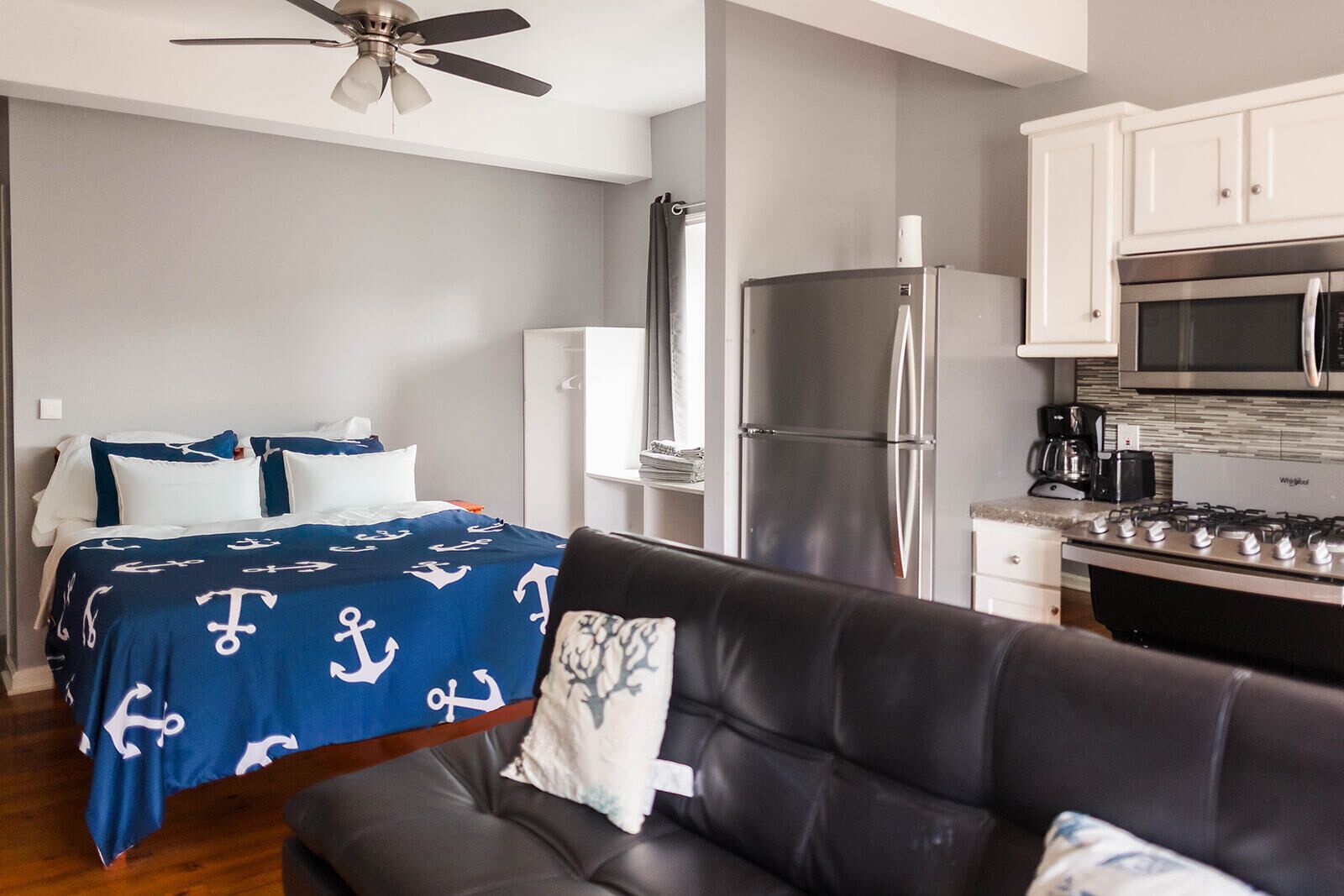 10 habitaciones, tabla de planchar con plancha y wifi gratis 