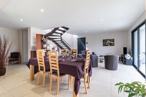Dining - Les Arènes - Three Bedroom House, Sleeps 6 (Dax)