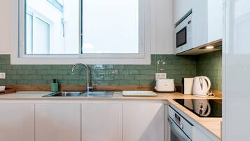 Fridge, microwave, oven, dishwasher