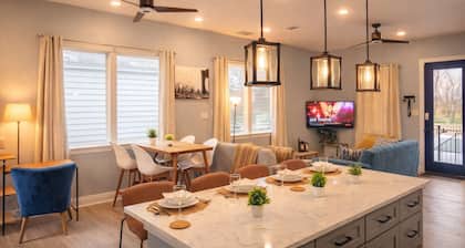 ❤️ ❤️ Downtown Adjacent Cozy Stay + Gated + Parking ❤️ ❤️