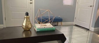 Entire cozy guest suite with private entry!